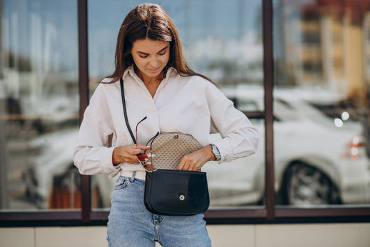 Investissez-malin-le-guide-pour-sélectionner-un-petit-sac-à-main-parfait Leather&Carry
