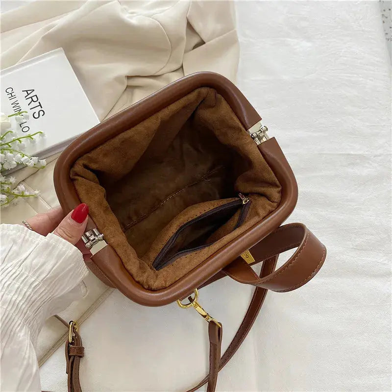 Women's Bags New Trend Handbags Quality Retro Designer Luxury Crossbody Bags Female Shopping Totes Shoulder Free Shipping Leather&Carry
