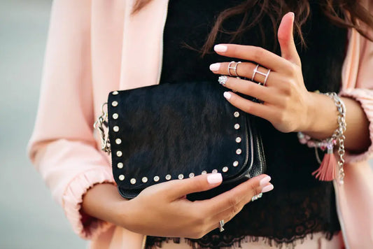 Comment-entretenir-et-nettoyer-son-sac-à-main-pour-le-garder-comme-neuf Leather&Carry