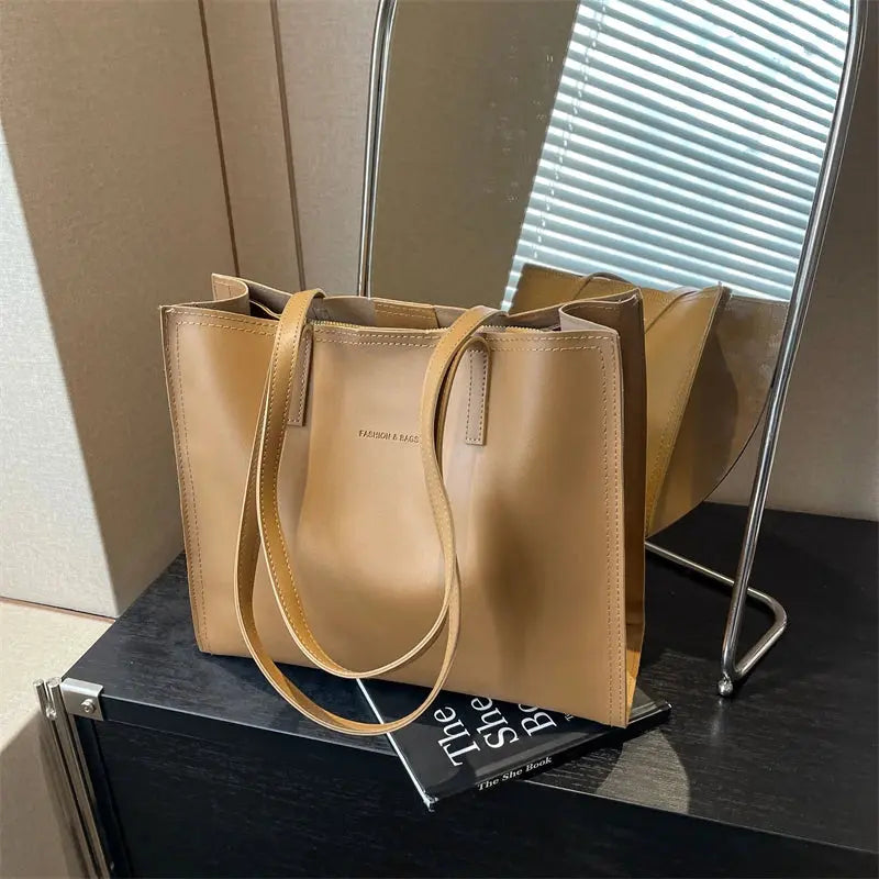Charlotte | Sac de cours porté épaule Leather&Carry