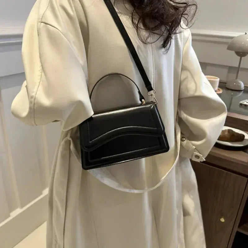 Jeanne | Petit sac à main tendance urbain Leather&Carry