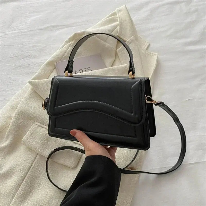 Jeanne | Petit sac à main tendance urbain Leather&Carry