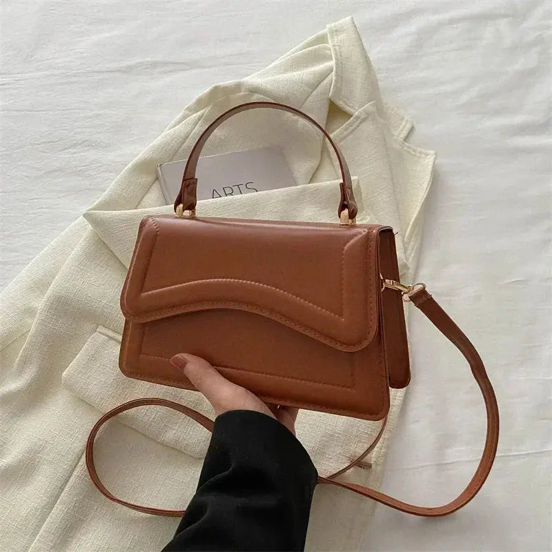 Jeanne | Petit sac à main tendance urbain Leather&Carry