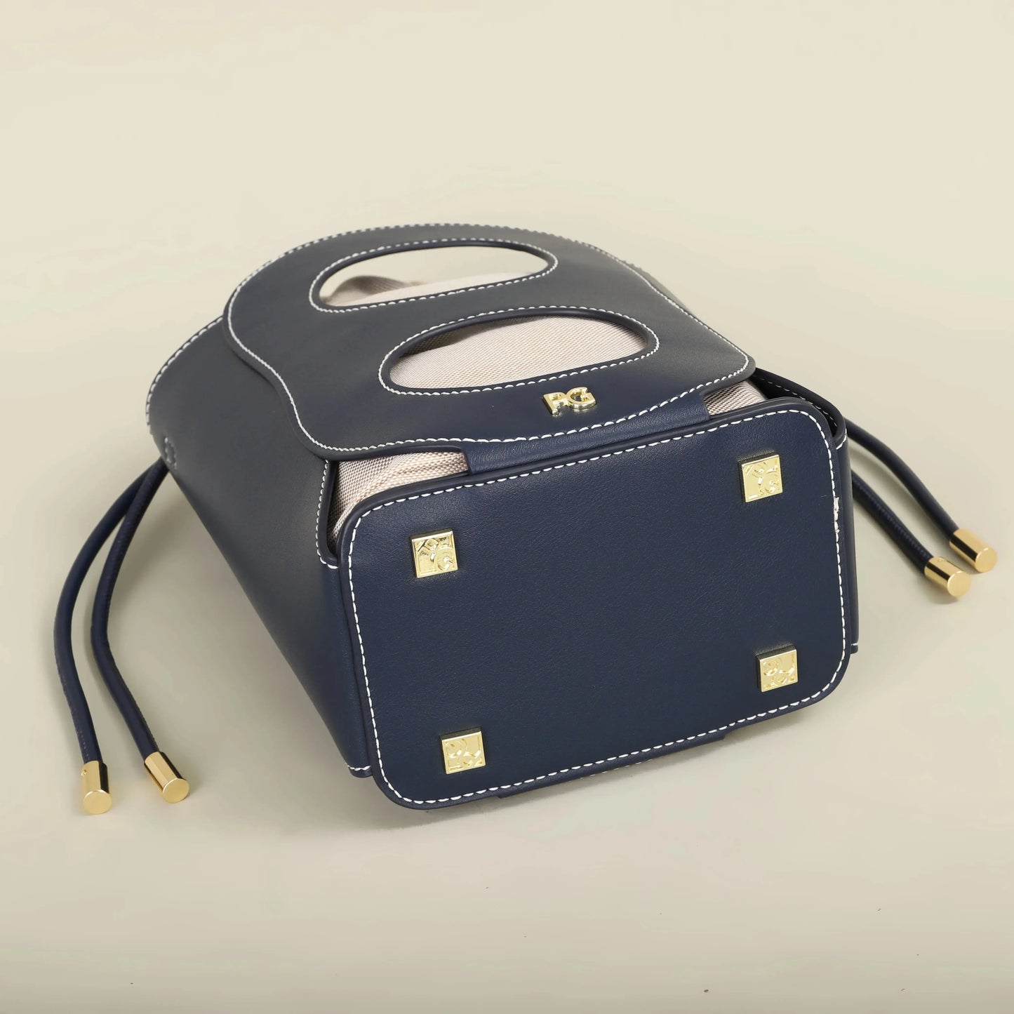 PG PATSY GARIS Women's Crossbody Bag New Luxury Brand Designer Simple Atmosphere Hollow Design Fashion Shoulder bag Women's Leather&Carry